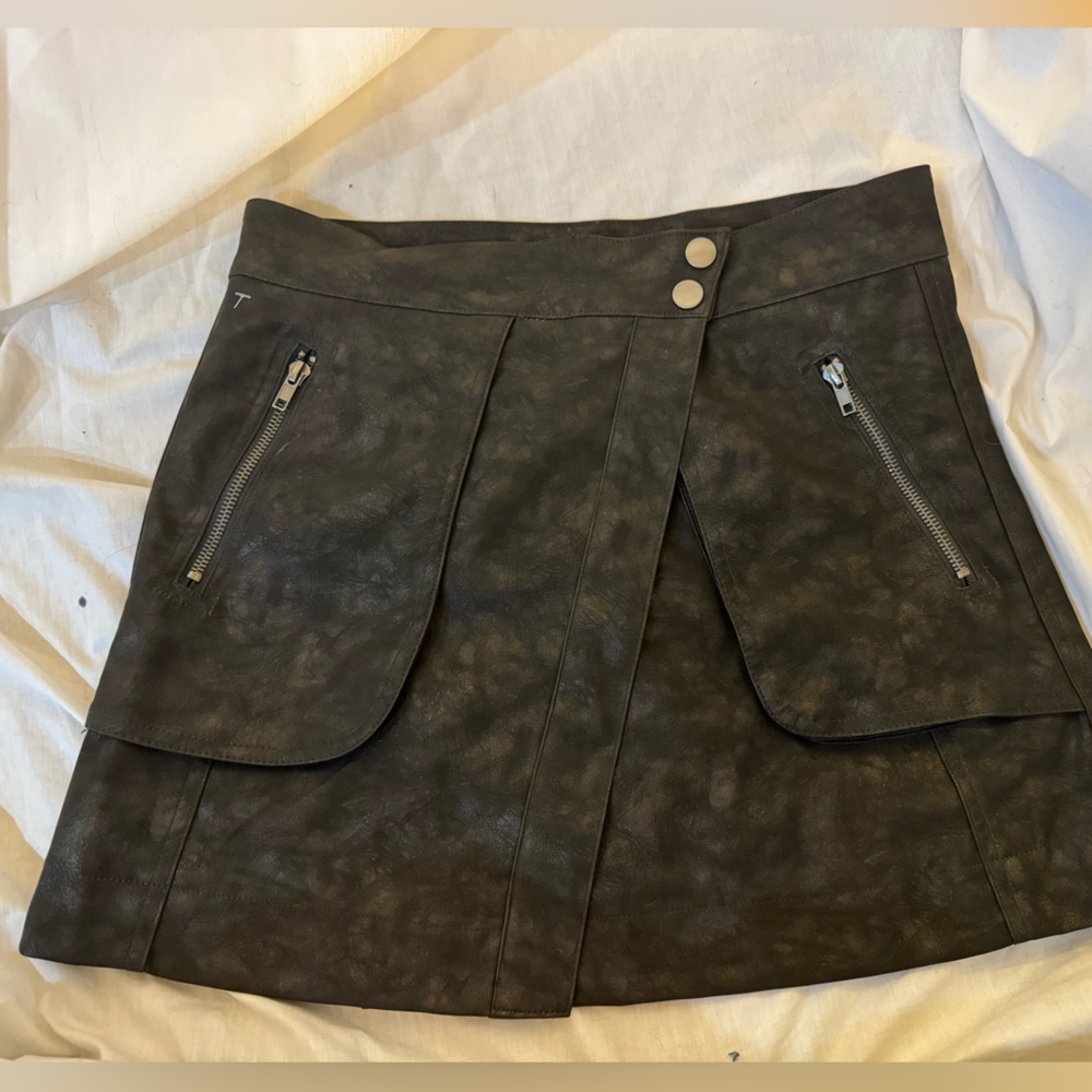 21 Saints faux leather‎ wrap skirt size medium NWOT